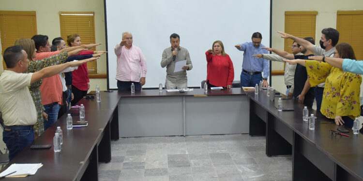 Se compromete Lamarque Cano con mejora regulatoria para incentivar la productividad