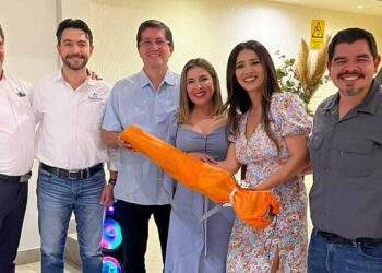La labor de la mujer es indispensable para el desarrollo de Navojoa: Elías Retes
