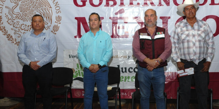 Reciben 400 productores del campo beneficios de “producir para el bienestar”