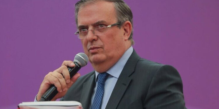 Ebrard anuncia encuentro en Miami para defender a migrantes