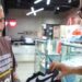 Nodal se va de compras con Berth-Oh y gasta más de 800 mil pesos en tenis