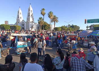 Montan fuerte dispositivo de seguridad durante encuentro de la santisima trinidad.