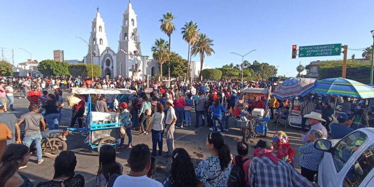 Montan fuerte dispositivo de seguridad durante encuentro de la santisima trinidad.