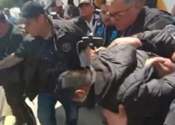 «¡Por qué lo aventaste a la manteca!»: entre gritos y golpes, trasladan a Edomex a Sergio «N», asesino de perrito