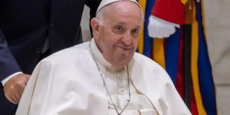 Papa Francisco padece de fiebre y cancela su agenda para este viernes, informó El Vaticano