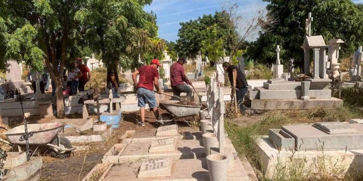 Listos panteones municipales para este día de las madres