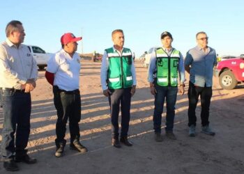 Titular de protección civil en compañía del alcalde Chuy Flores supervisan la seguridad en las playas