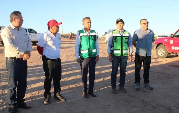 Titular de protección civil en compañía del alcalde Chuy Flores supervisan la seguridad en las playas