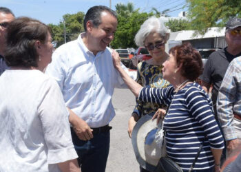 Inicia Toño Astiazarán reparación de 3 calles más