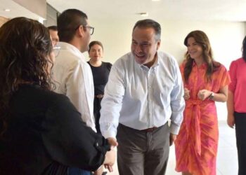 Inicia Toño Astiazarán Programa de Bienestar Emocional para Policías y Bomberos