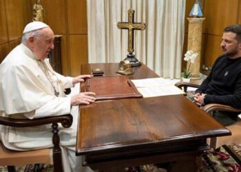 El Papa Francisco recibe a Zelenski en el Vaticano