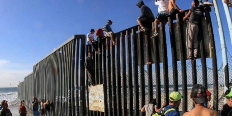 México refuerza con Guardia Nacional frontera sur, en el norte trabaja la diplomacia