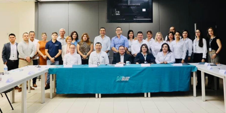 Conjunta Universidad Tecnológica de San Luis esfuerzos con el sector productivo y gubernamental