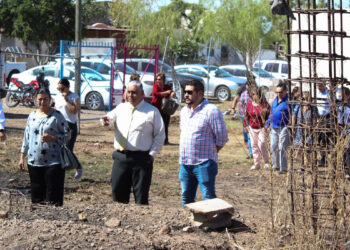 Entregan baños a Club de Niños y Niñas de Navojoa