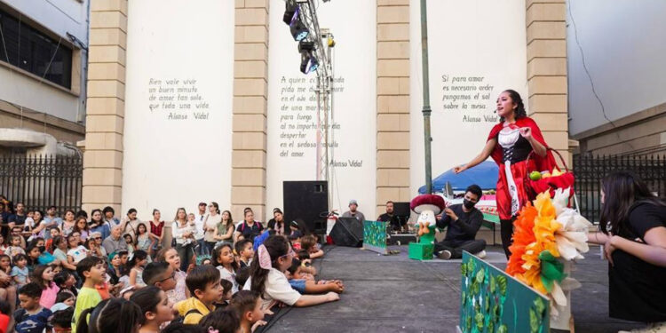 Regocijan a niñas y niños espectáculos infantiles de Fiestas del Pitic 2023