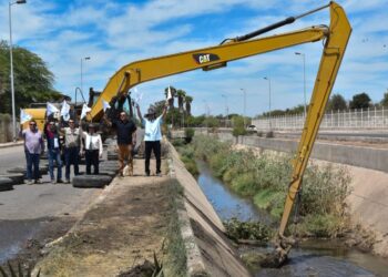 Limpian dren centenario en combate al dengue