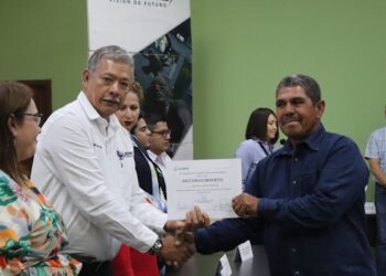 Reconocen por su desempeño a 50 empleados municipales del cuatrimestre Enero -Abril