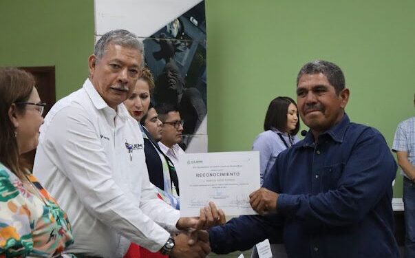 Reconocen por su desempeño a 50 empleados municipales del cuatrimestre Enero -Abril