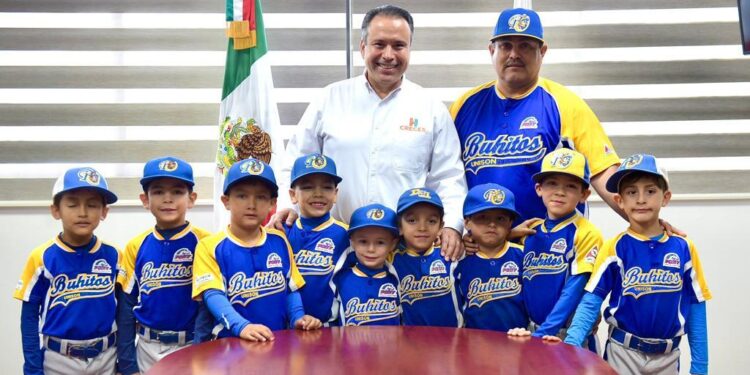 Se reúne Toño Astiazarán con la Selección Azul Buhitos UNISON