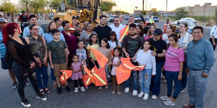 Inicia Toño Astiazarán rehabilitación con concreto de la avenida Navojoa