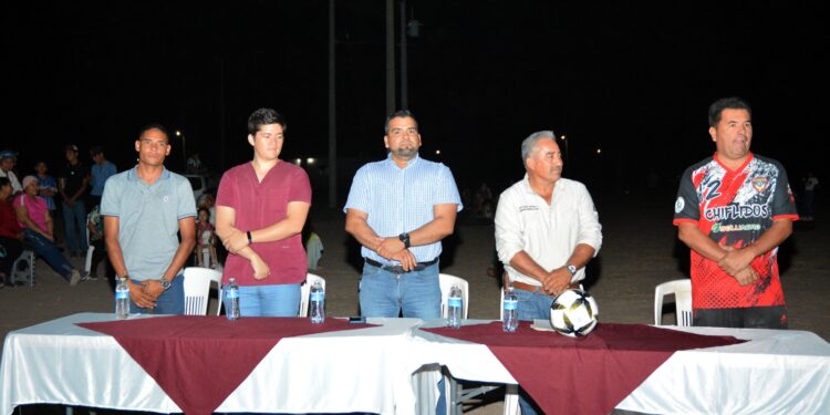Arrancan juegos de liga de futbol en Pueblo Mayo