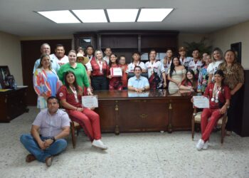 Reconoce Ayuntamiento a Softbolistas campeones nacionales