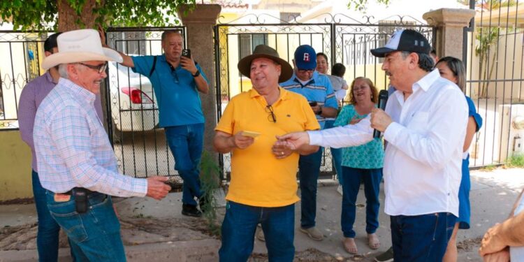 Se reúne Alcalde con vecinos de la colonia Villa California
