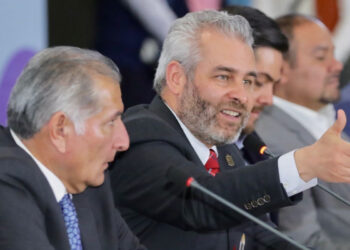 Refrendan Bedolla y Adán Augusto respaldo a comunidades indígenas