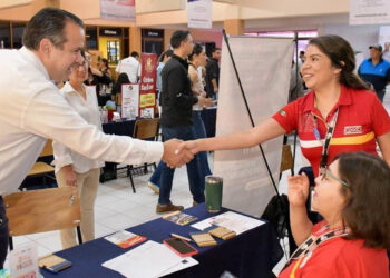 Aprovechan hermosillenses Tercera Feria Hermosillo CRECE con Empleo