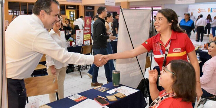 Aprovechan hermosillenses Tercera Feria Hermosillo CRECE con Empleo