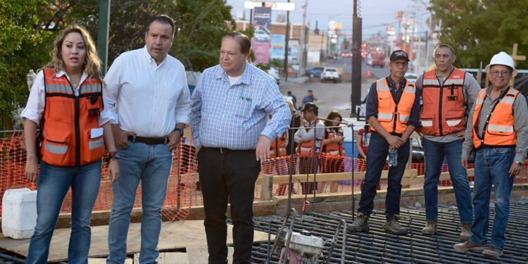 Atestigua Toño Astiazarán avances en renovación de paso a desnivel
