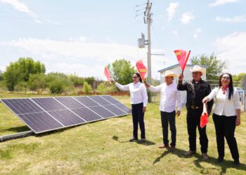 Banderazo de construcción de parque solar para energía de 3 pozos en Bacoachi.