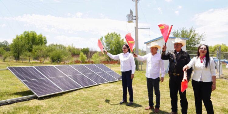 Banderazo de construcción de parque solar para energía de 3 pozos en Bacoachi.