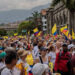 Miles protestan contra las reformas del gobierno de Gustavo Petro en Colombia