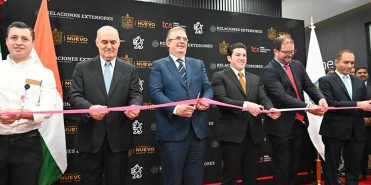 Marcelo Ebrard inaugura oficinas de TATA Consultancy Services en Nuevo León