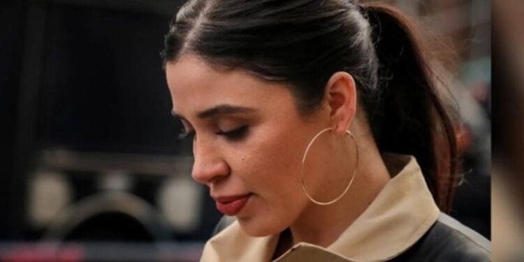 Emma Coronel, esposa del ‘Chapo’ Guzmán, sale de la cárcel