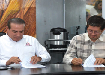 Firman convenio ayuntamiento y coves para programa de vivienda digna