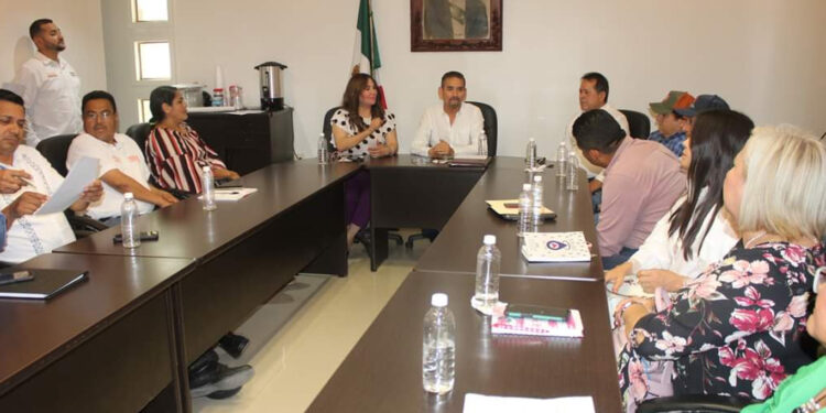 ‘Estamos comprometidos con la educación»; Jesús Flores.