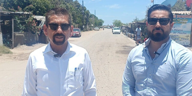 Alcalde Jesús Flores supervisa periférico que se rehabilitará.
