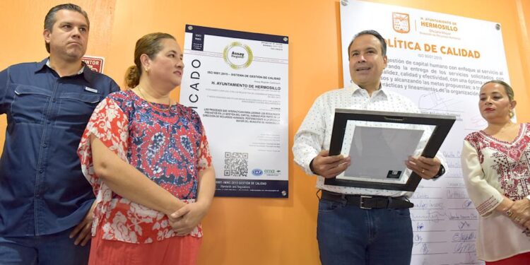 Recibe Dirección de Recursos Humanos Certificación ISO 9001-2015