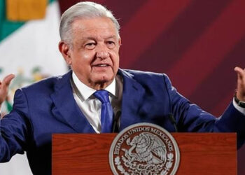 AMLO vuelve a criticar los corridos tumbados por exaltar violencia y consumo de drogas