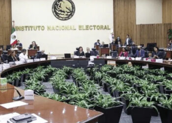 INE advierte a aspirantes presidenciales a no caer en campaña anticipada, tras denuncias contra Sheinbaum, Paredes y Creel