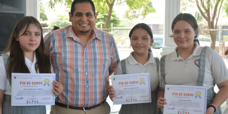 Piden a niños estudiantes ser promotores de la denuncia a la violencia
