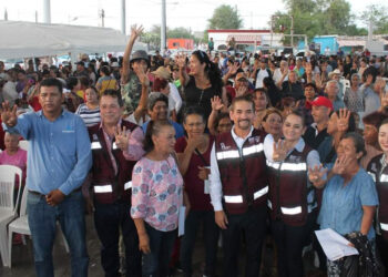 Más de mil familias reciben paquetes alimenticios en Huatabampo