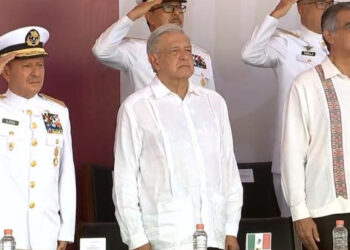 AMLO reconoce apoyo de la Marina en resguardo de instalaciones estratégicas