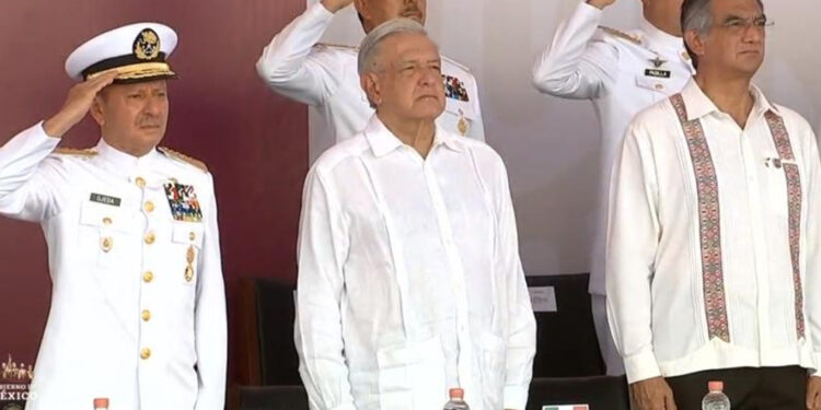 AMLO reconoce apoyo de la Marina en resguardo de instalaciones estratégicas