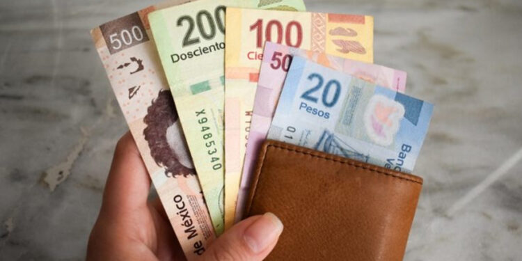 Minisalario recupera su poder de compra; la política económica mitiga rezago histórico