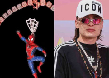 Roban a Peso Pluma cadena carísima de Spiderman