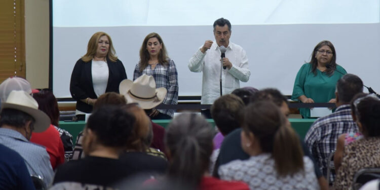 Atiende Lamarque Cano a cajemenses mediante el programa de atención y participación ciudadana