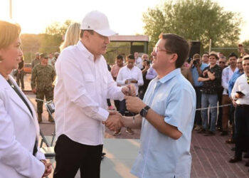 Recibe alcalde Elías Retes nuevas patrullas para Navojoa